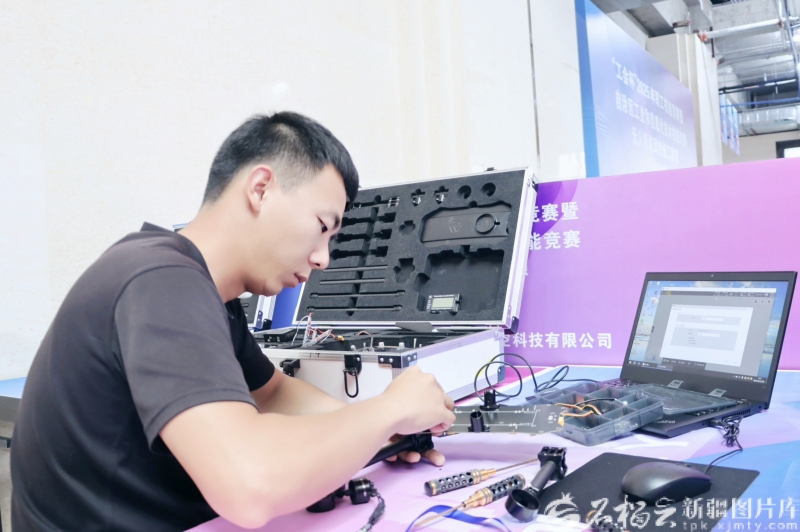 自治区工业和信息化技能竞赛(无人机装调检修工)总决赛举行