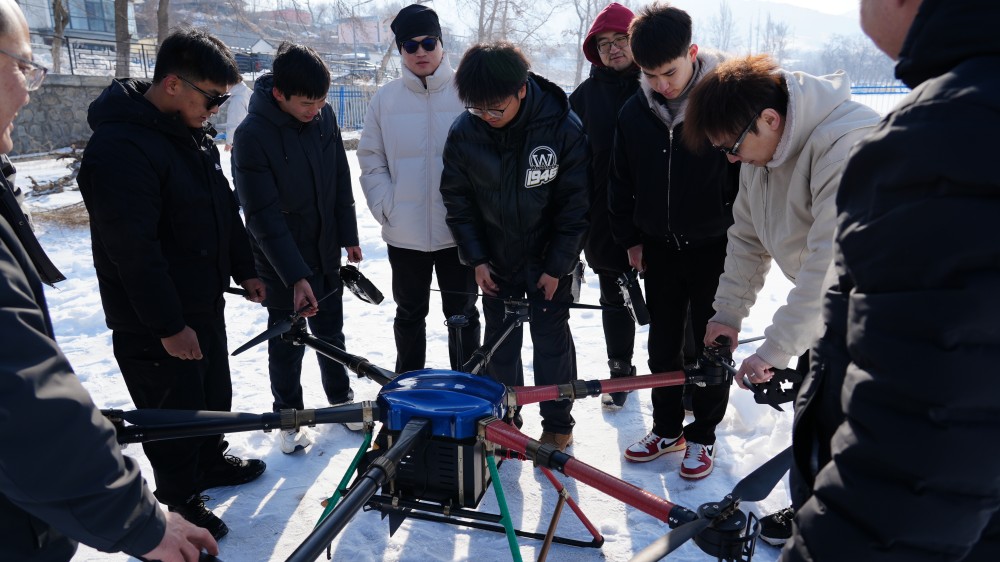 保华润天航空：在新疆，开启无人机飞行之路